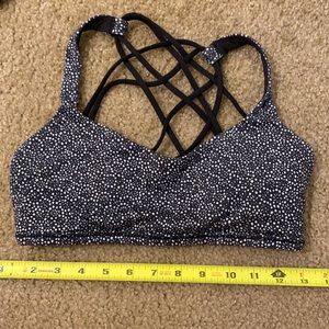 Lululemon sports bras sz 6